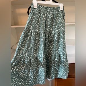 Elastic waist long floral skirt
